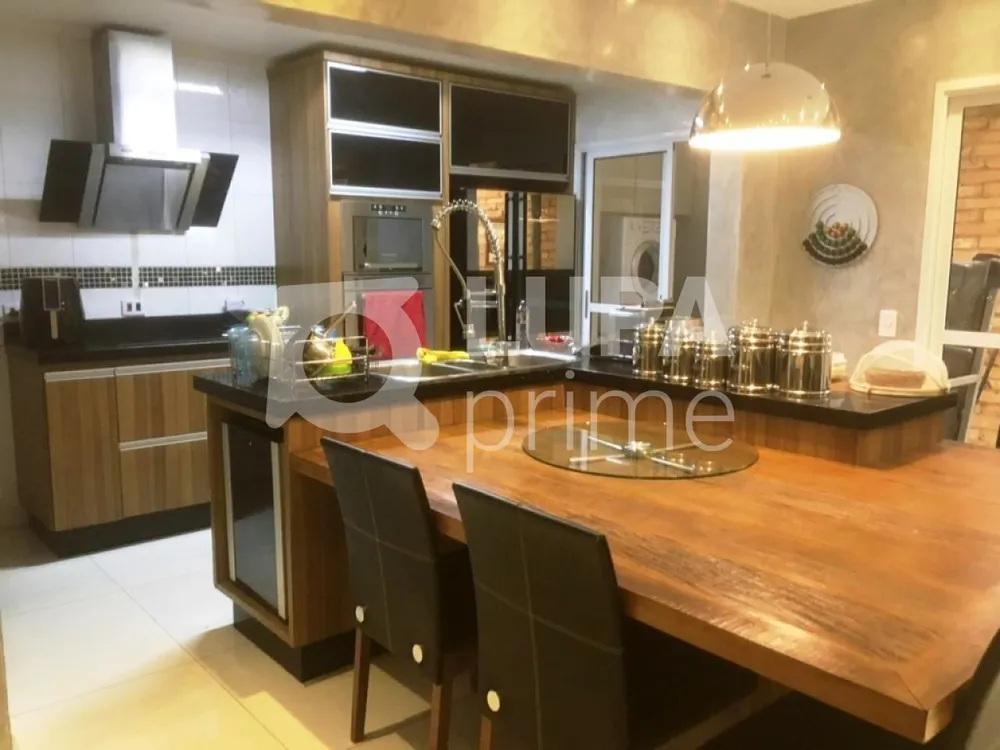 Casa, 3 quartos, 240 m² - Foto 2
