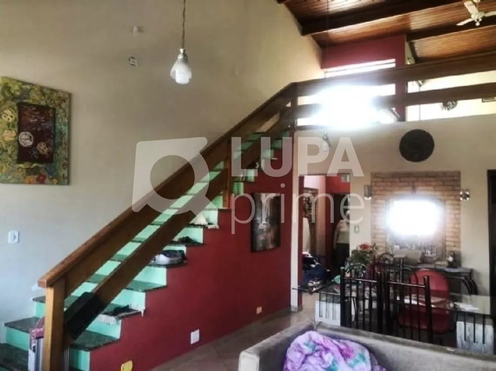 Casa à venda com 4 quartos, 244m² - Foto 3