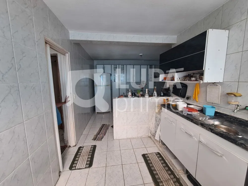 Casa, 6 quartos, 145 m² - Foto 2