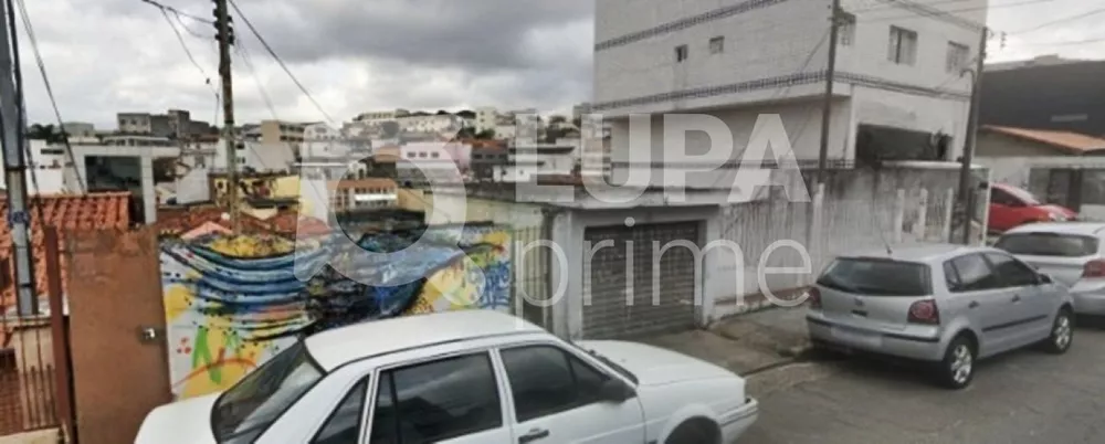 Casa à venda com 6 quartos, 100m² - Foto 1