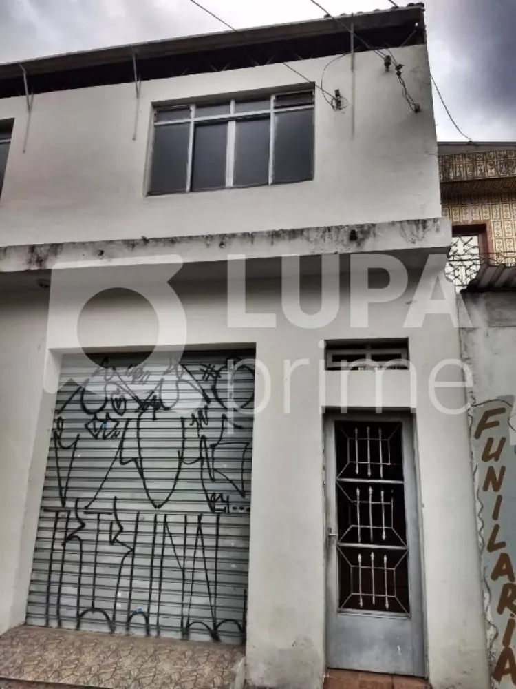 Casa à venda com 3 quartos, 215m² - Foto 1