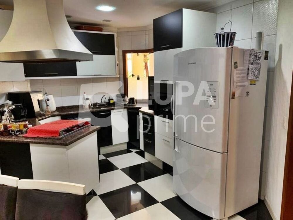 Casa, 4 quartos, 221 m² - Foto 9