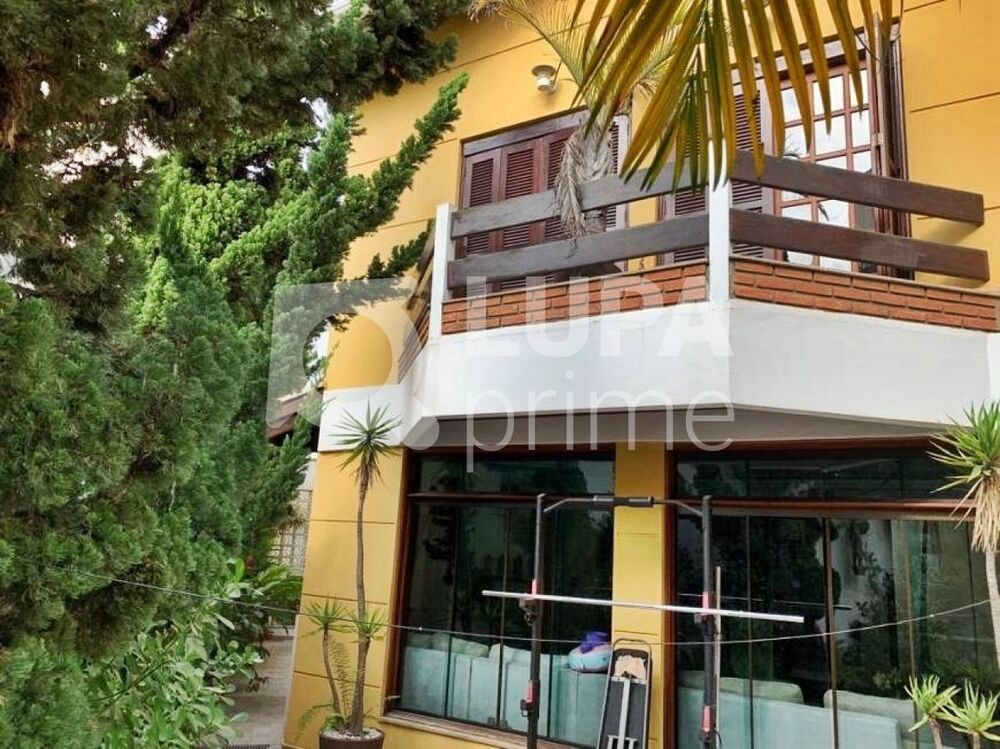 Casa, 4 quartos, 221 m² - Foto 1