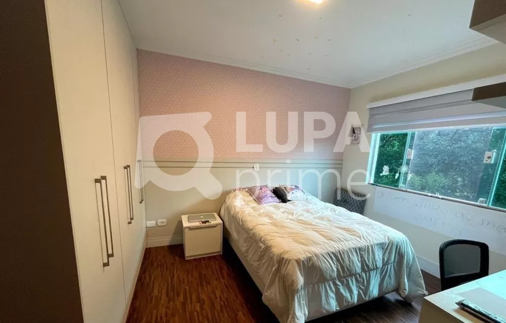 Casa à venda com 4 quartos, 300m² - Foto 4