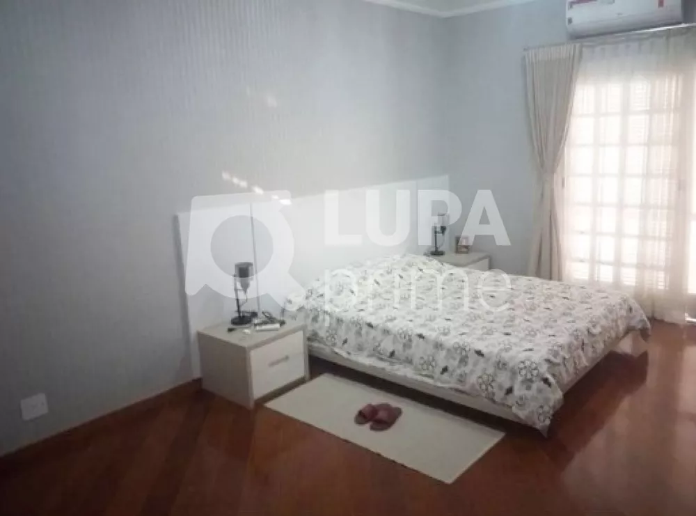 Casa à venda com 4 quartos, 550m² - Foto 8