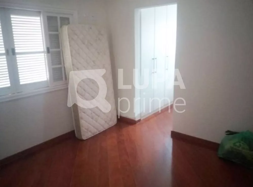 Casa à venda com 4 quartos, 550m² - Foto 9