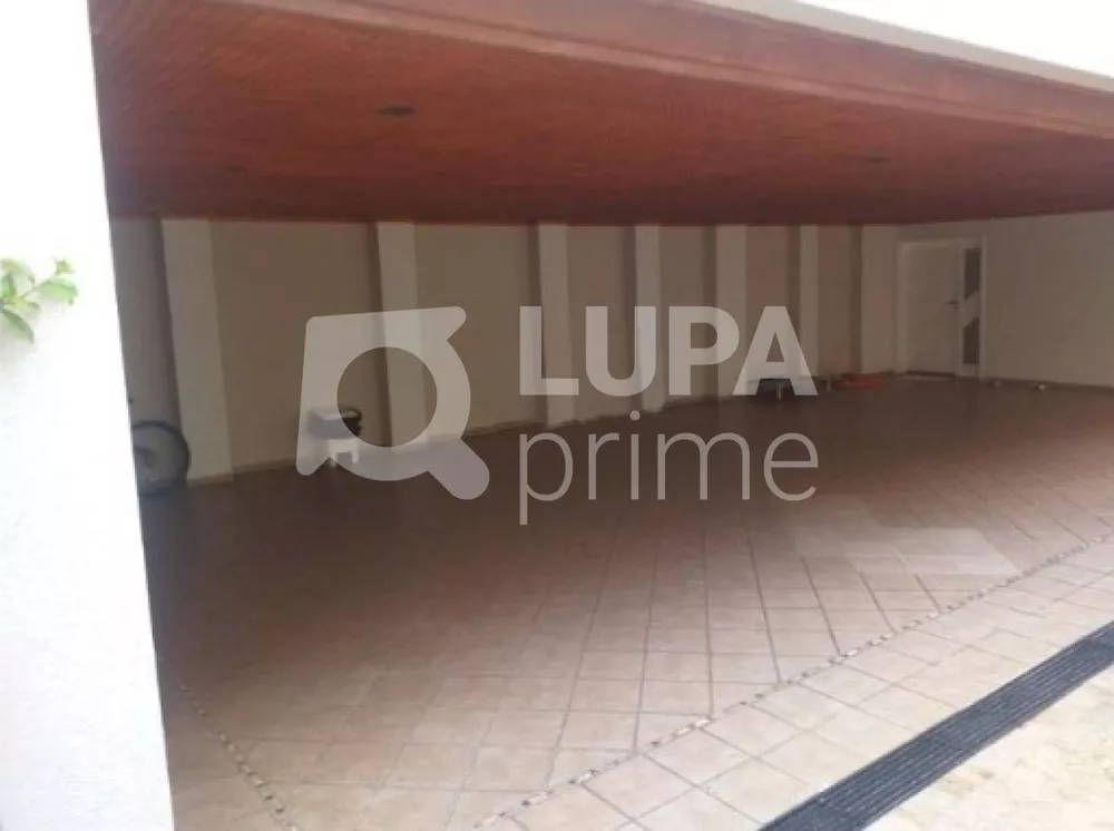 Casa à venda com 4 quartos, 550m² - Foto 3