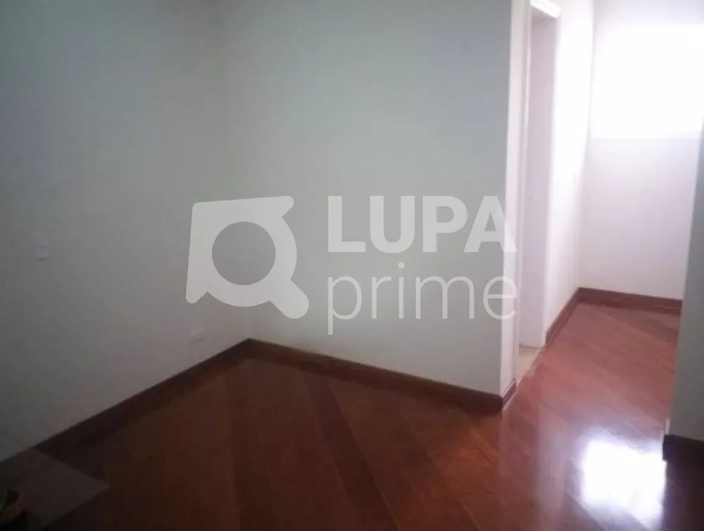 Casa à venda com 4 quartos, 550m² - Foto 11