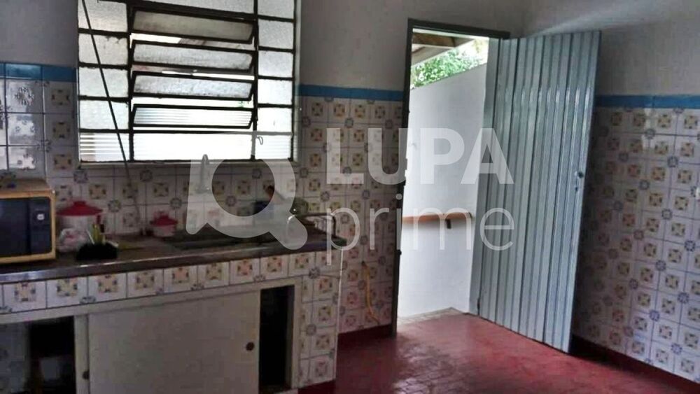 Casa, 5 quartos, 181 m² - Foto 2