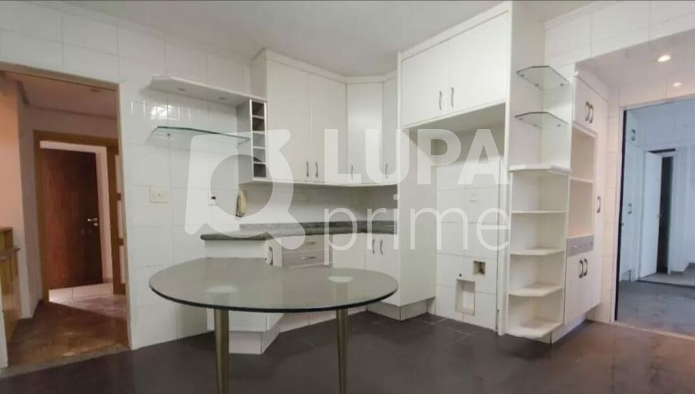 Apartamento à venda com 3 quartos, 210m² - Foto 3