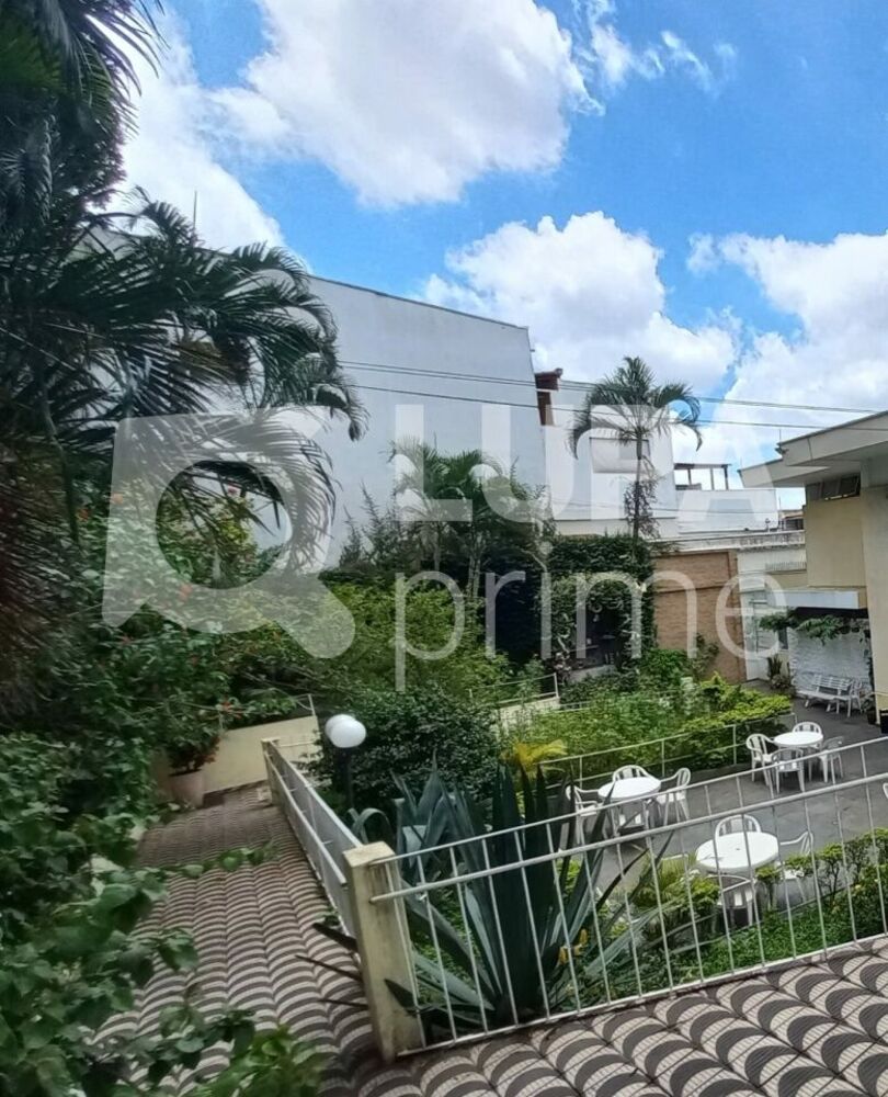 Prédio Inteiro à venda com 12 quartos, 560m² - Foto 1
