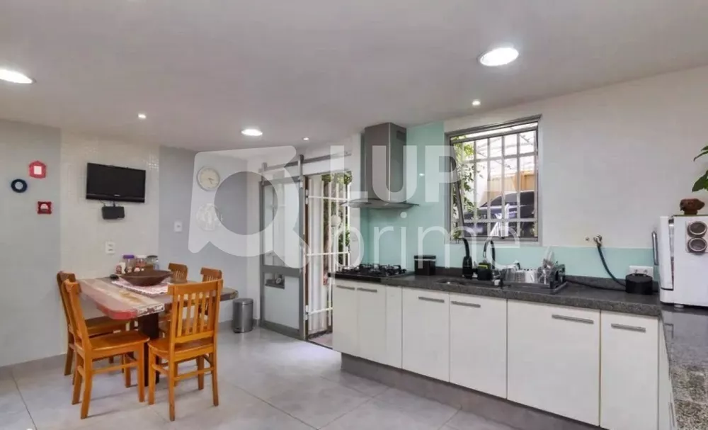 Casa à venda com 3 quartos, 120m² - Foto 16