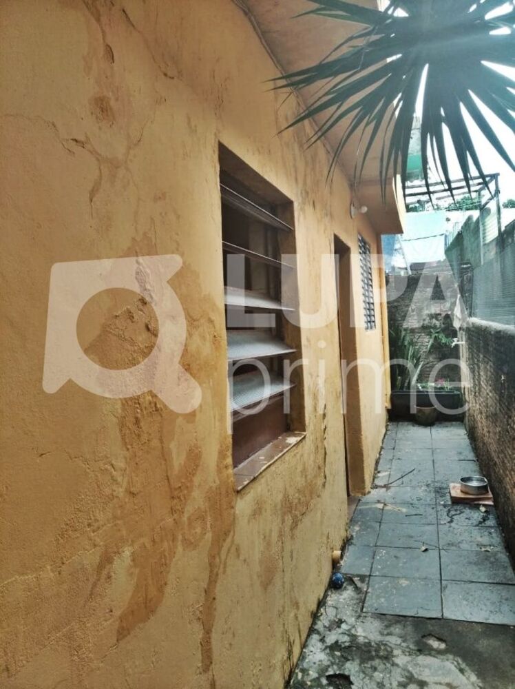 Casa à venda com 6 quartos, 160m² - Foto 3