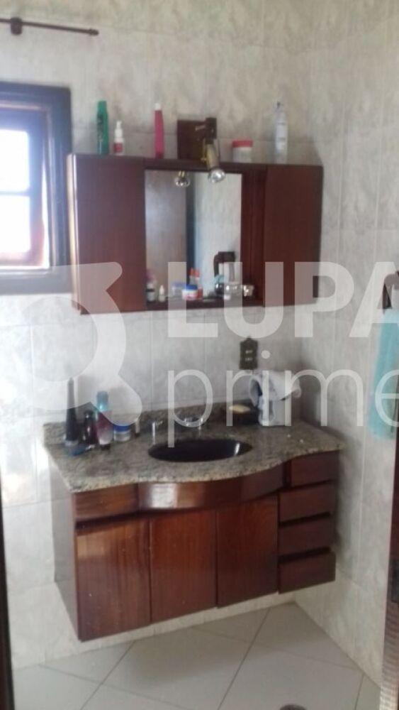 Casa, 3 quartos, 236 m² - Foto 1