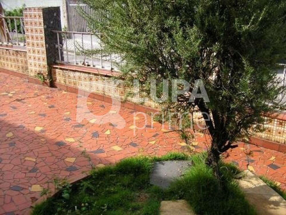 Casa à venda com 2 quartos, 100m² - Foto 1
