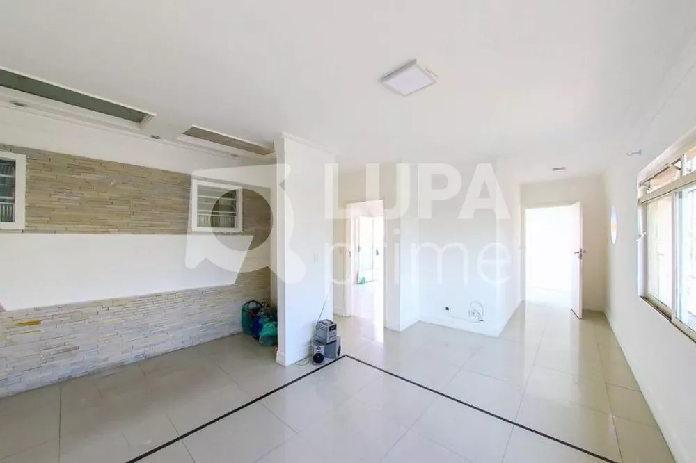 Casa à venda com 3 quartos, 249m² - Foto 2