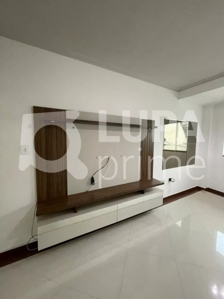 Casa à venda com 3 quartos, 150m² - Foto 1