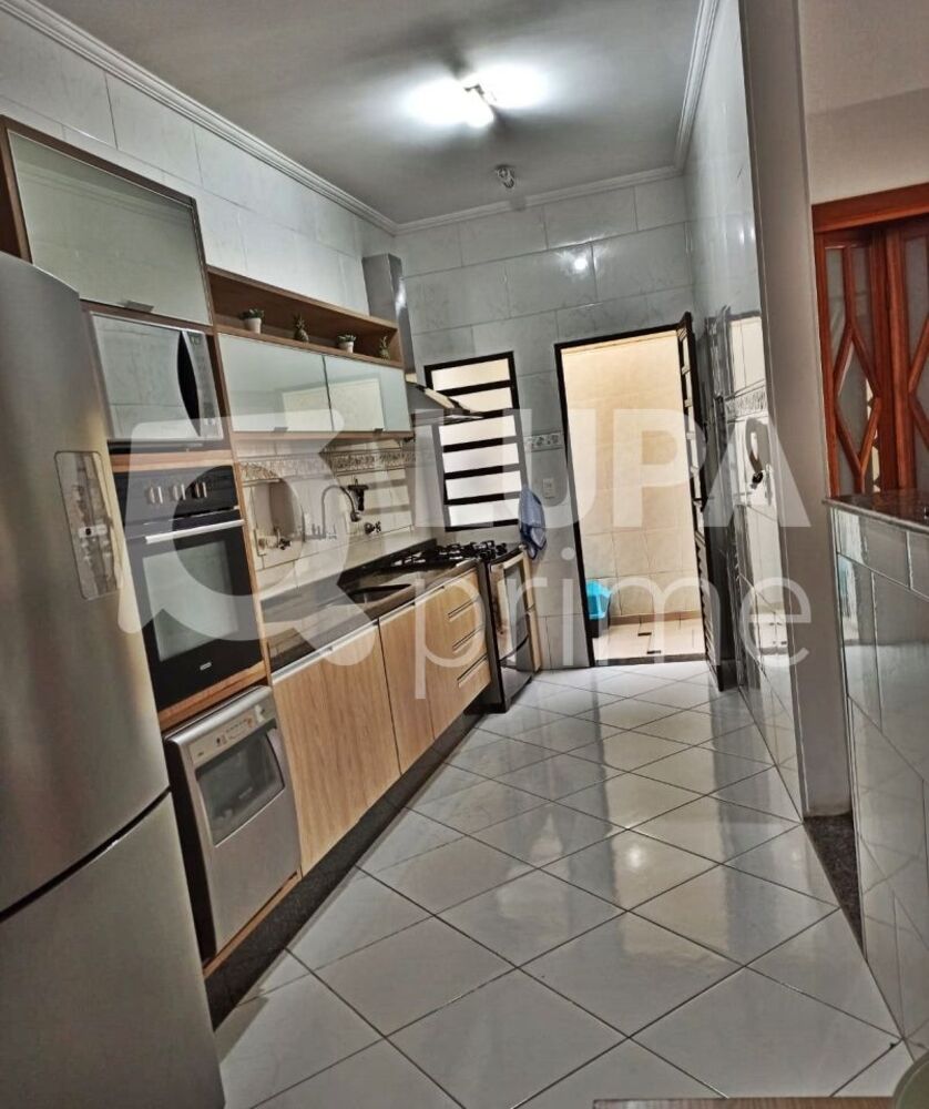 Casa à venda com 3 quartos, 171m² - Foto 8