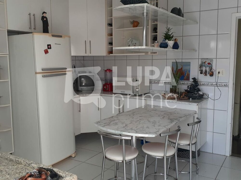Casa, 3 quartos, 250 m² - Foto 1