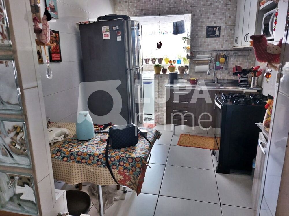 Apartamento à venda com 2 quartos, 68m² - Foto 2