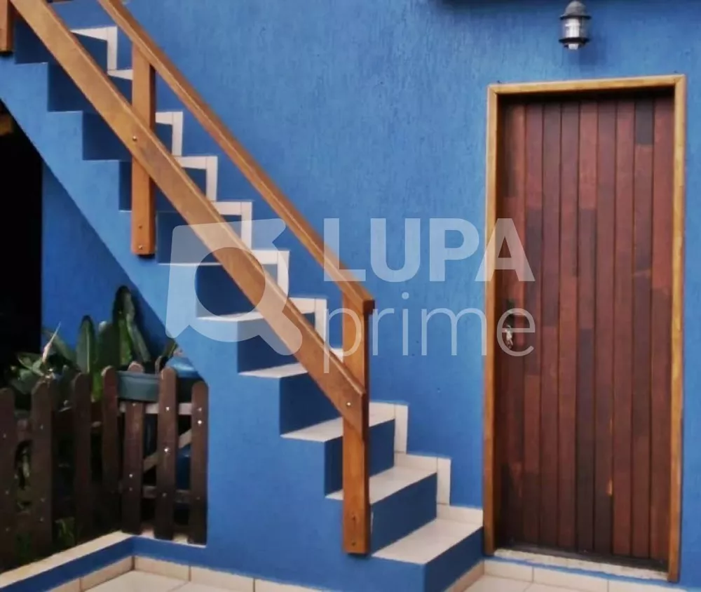 Casa à venda com 3 quartos, 80m² - Foto 1