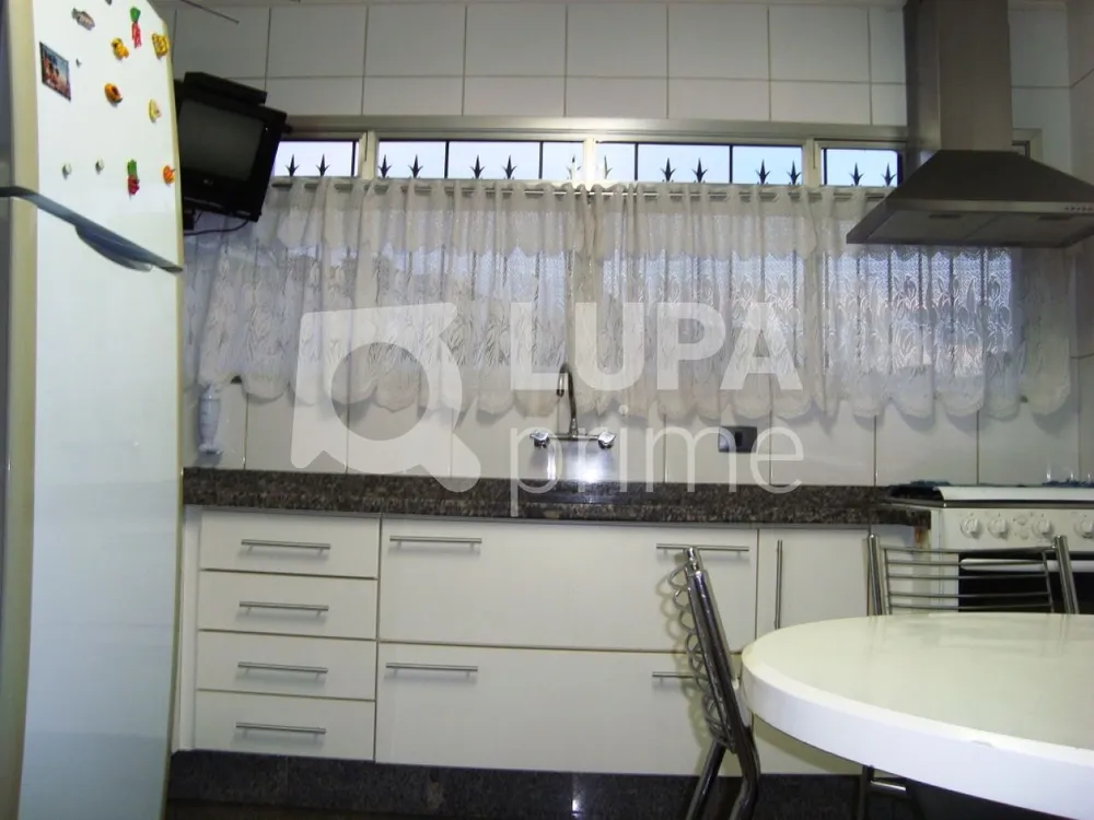 Casa, 3 quartos, 230 m² - Foto 9
