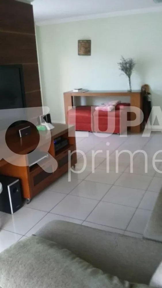 Casa à venda com 3 quartos, 250m² - Foto 3