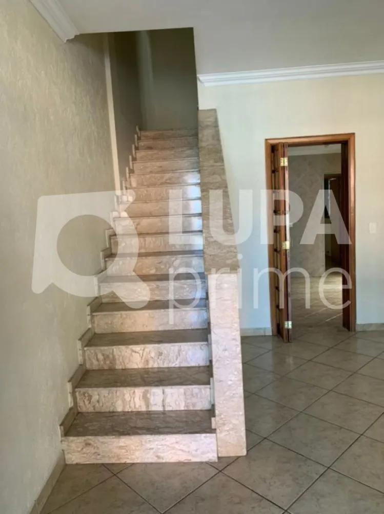 Casa, 3 quartos, 210 m² - Foto 4