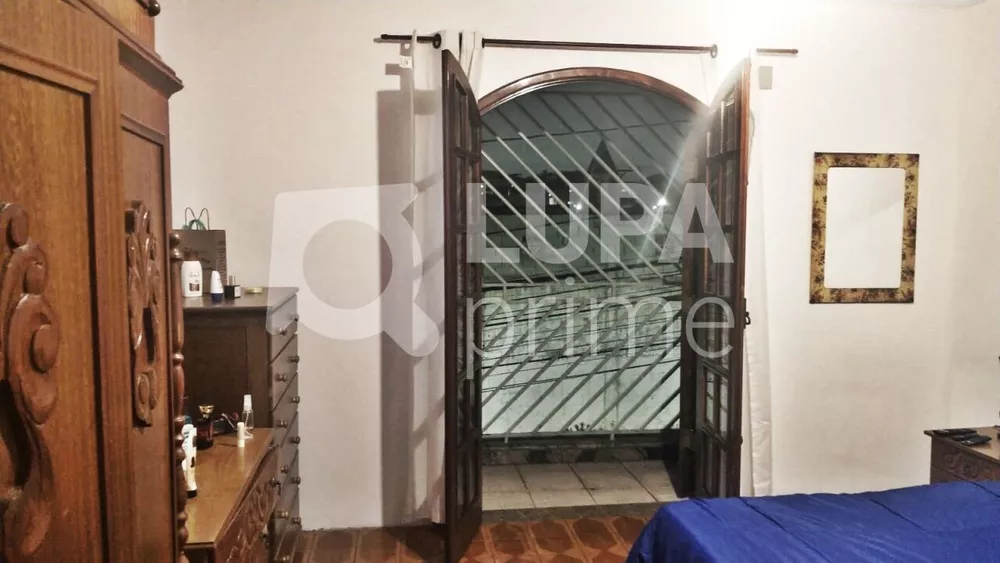 Casa à venda com 3 quartos, 226m² - Foto 9