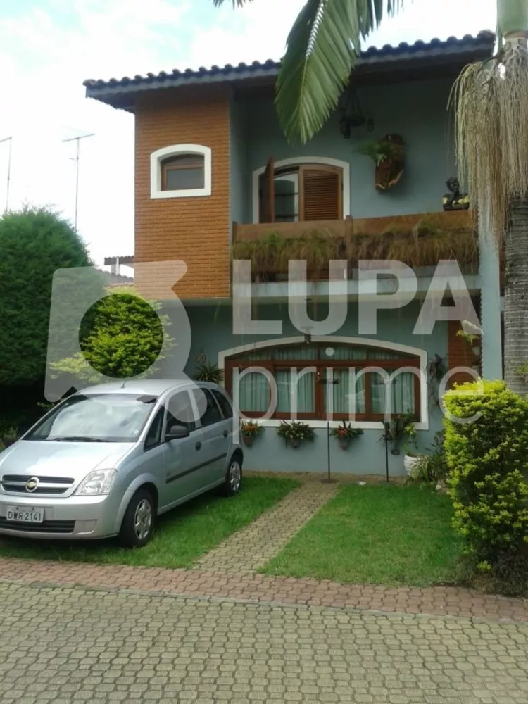 Casa à venda com 3 quartos, 210m² - Foto 1