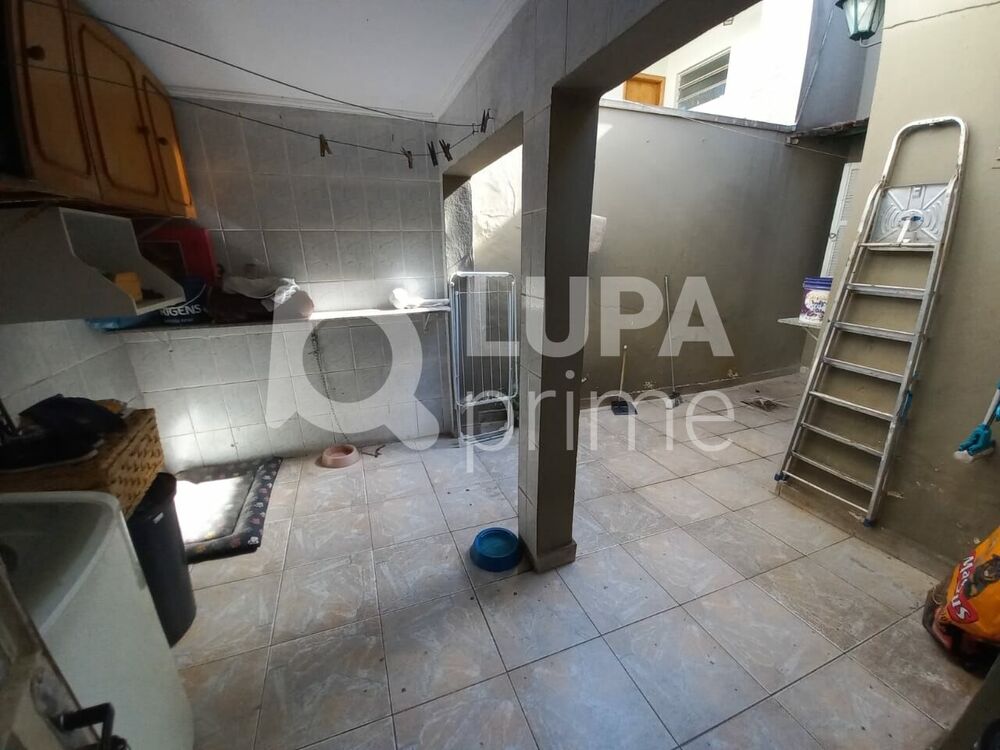 Casa à venda com 3 quartos, 170m² - Foto 11