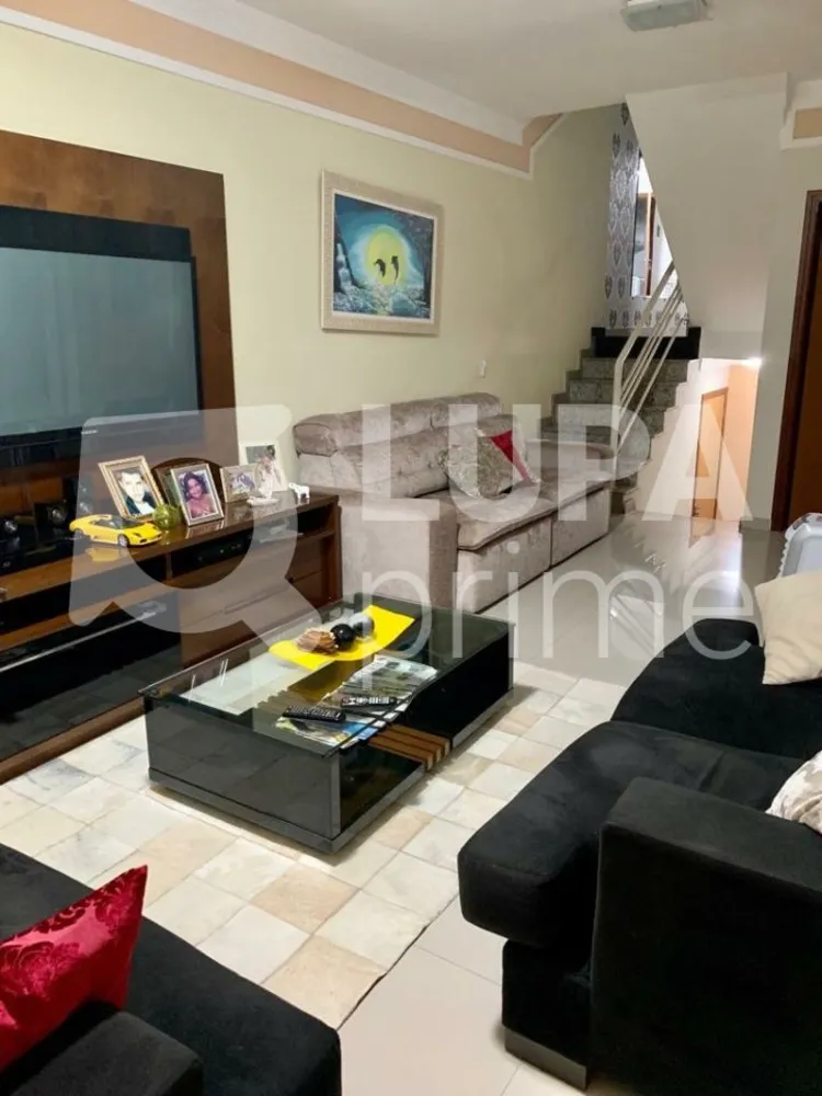 Casa, 3 quartos, 192 m² - Foto 1