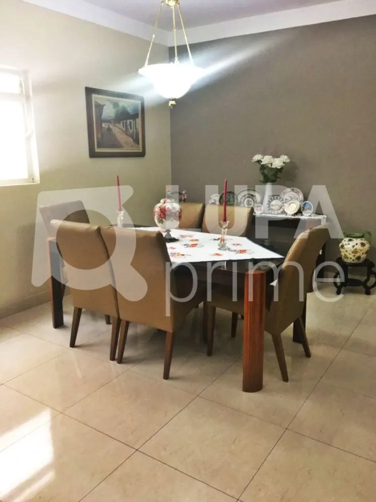 Casa, 4 quartos, 216 m² - Foto 2