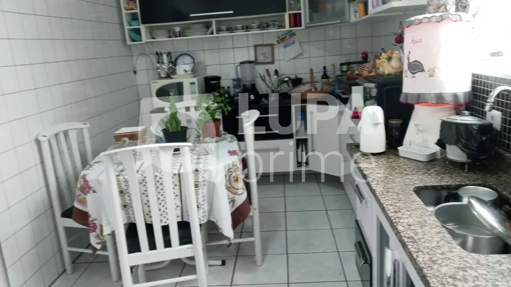 Casa, 9 quartos, 175 m² - Foto 8