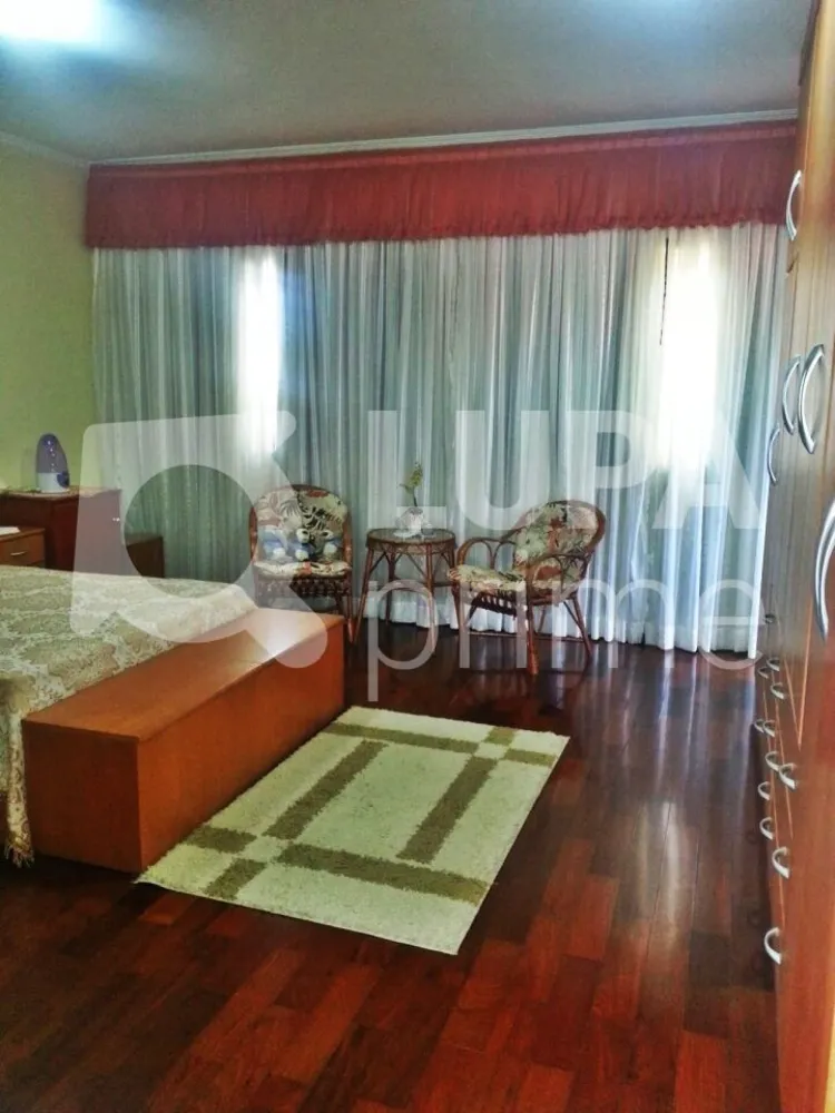Casa, 3 quartos, 219 m² - Foto 2
