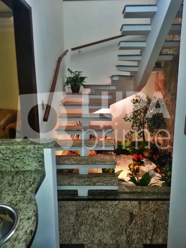 Casa, 3 quartos, 219 m² - Foto 9