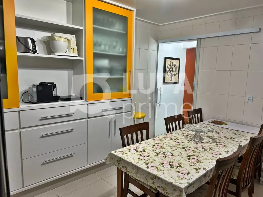 Casa à venda com 3 quartos, 146m² - Foto 2