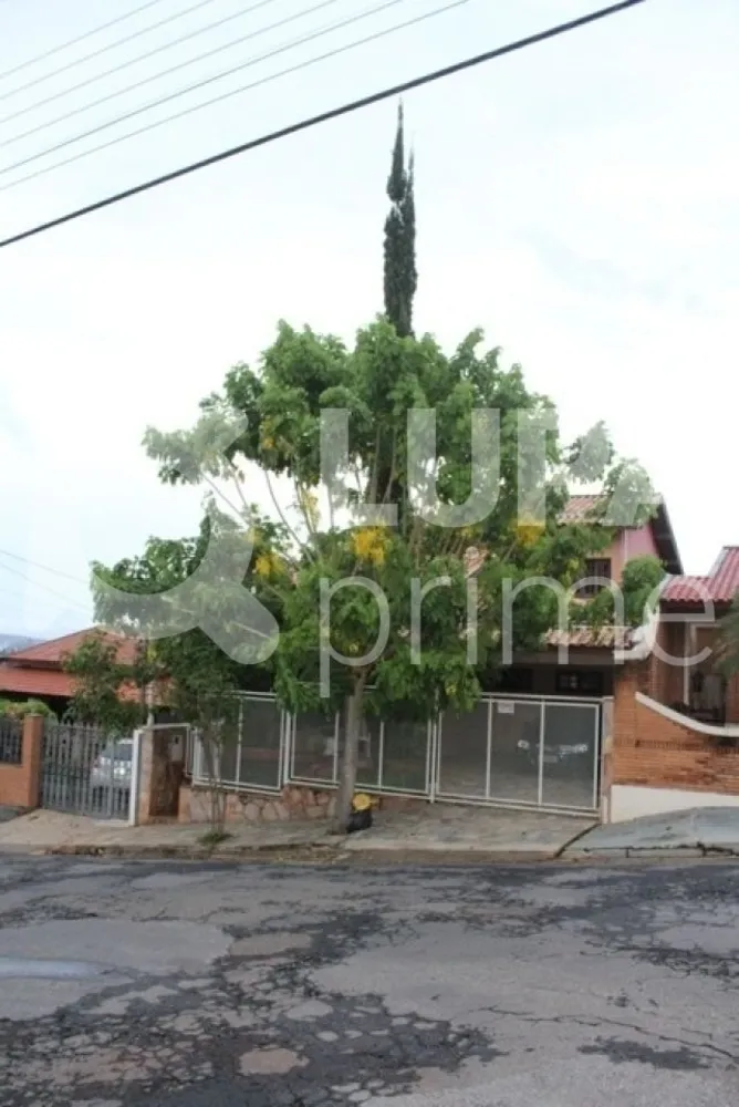 Casa, 3 quartos, 240 m² - Foto 1