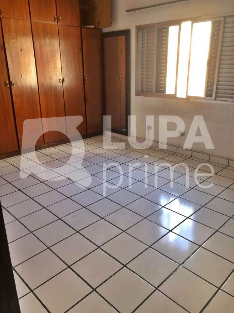Casa, 4 quartos, 250 m² - Foto 2