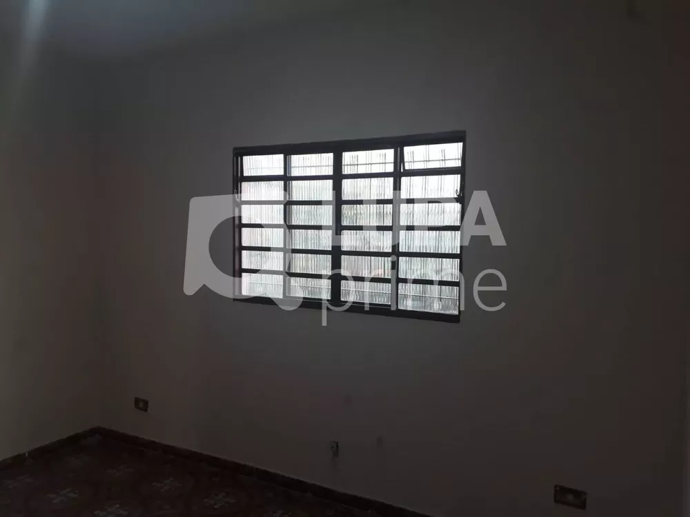 Casa à venda com 6 quartos, 185m² - Foto 3