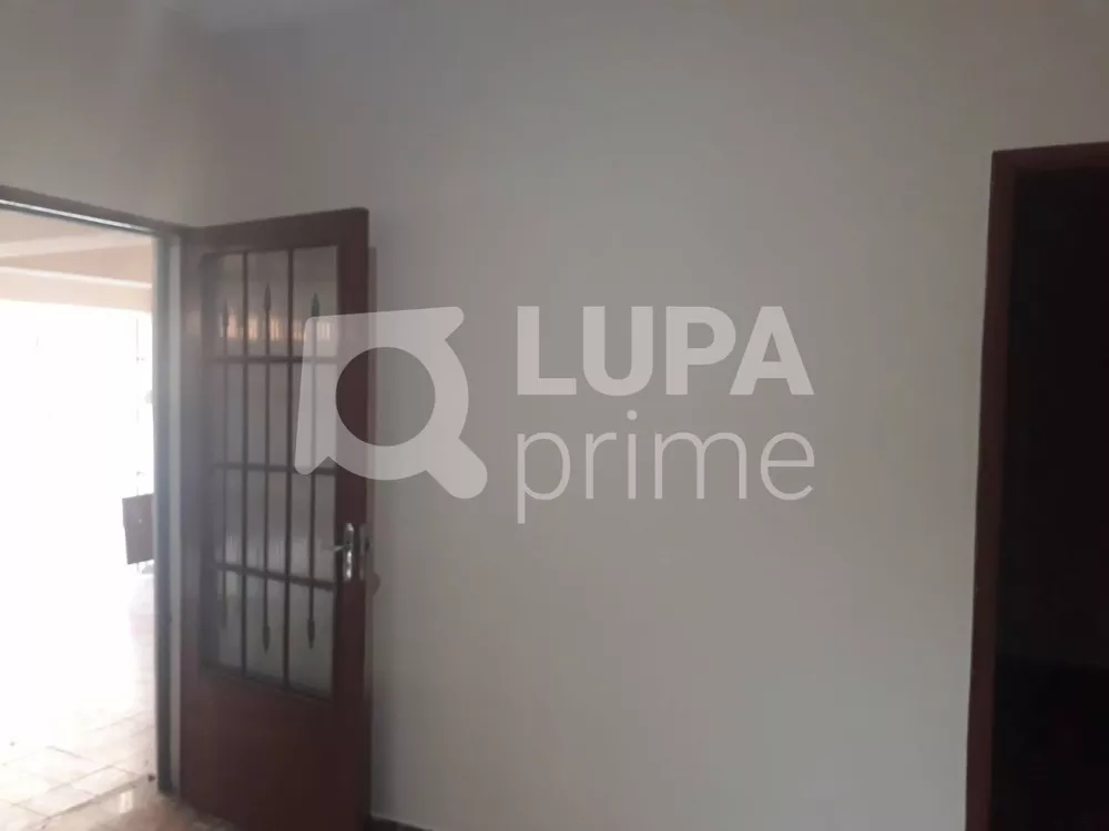 Casa à venda com 6 quartos, 185m² - Foto 2