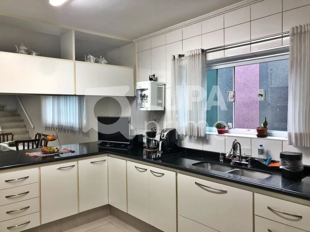 Casa, 3 quartos, 200 m² - Foto 10