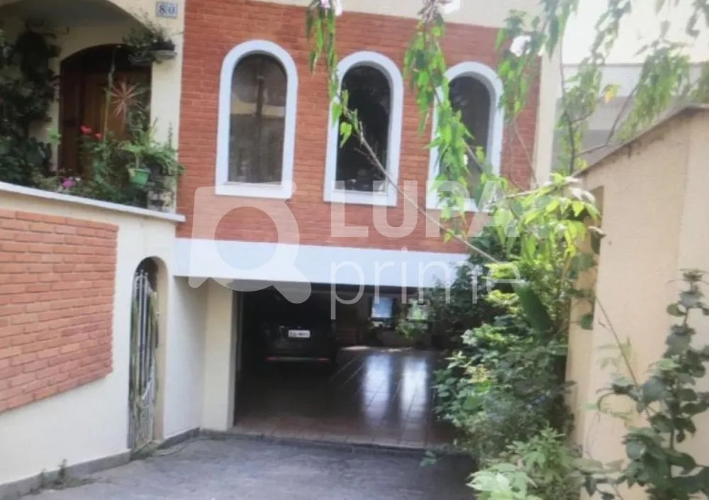 Casa, 4 quartos, 220 m² - Foto 1