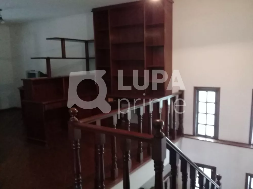 Casa à venda com 3 quartos, 250m² - Foto 4