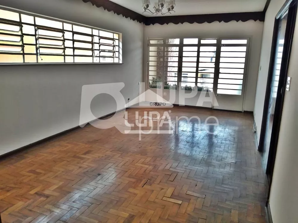 Casa à venda com 2 quartos, 250m² - Foto 2