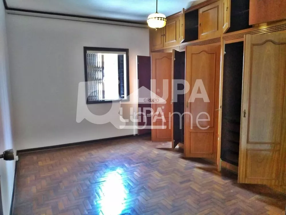 Casa à venda com 2 quartos, 250m² - Foto 4