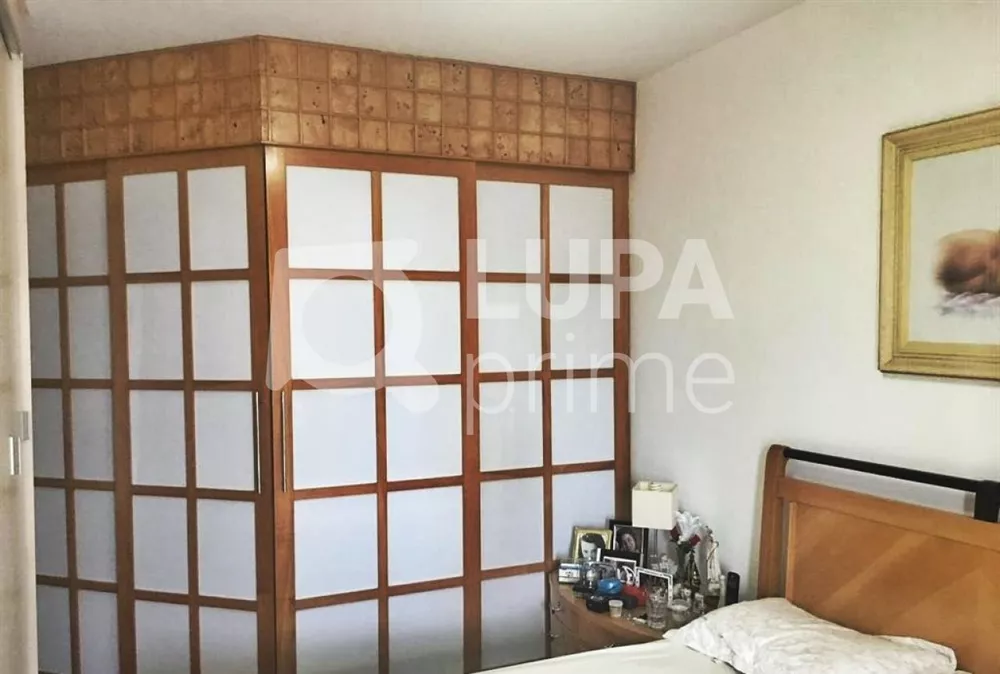 Apartamento à venda com 4 quartos, 180m² - Foto 6