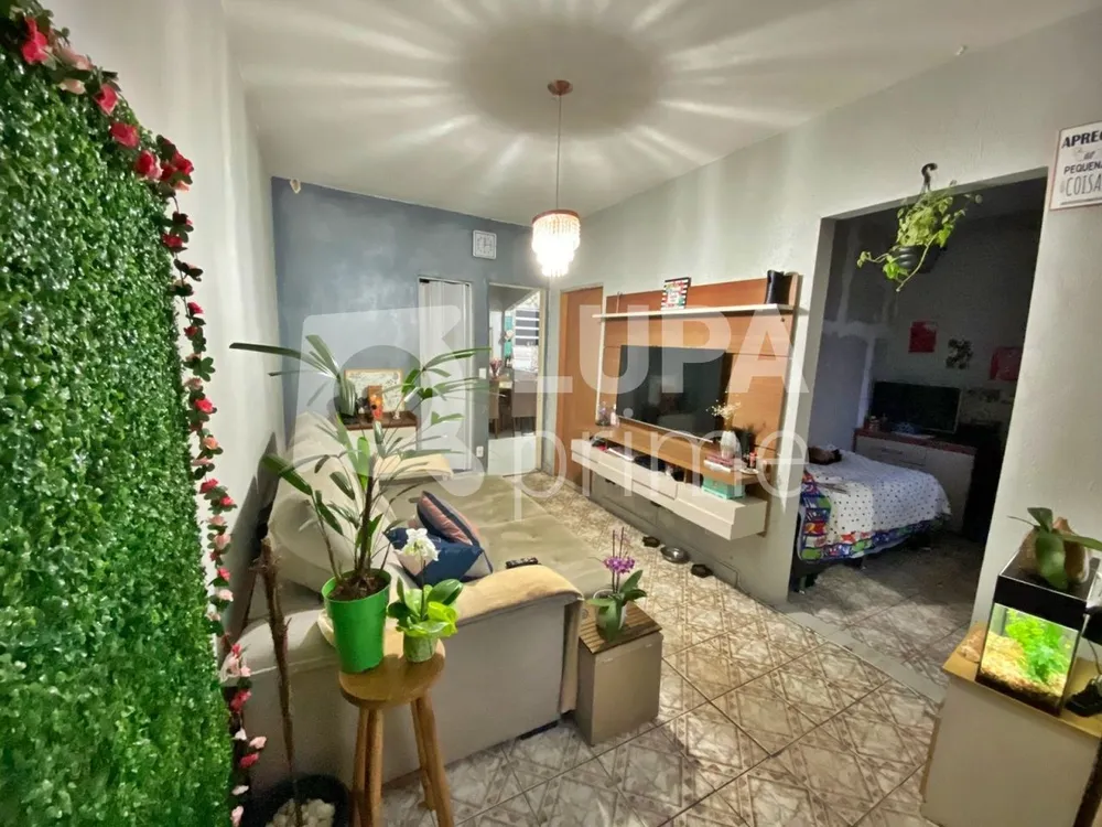 Casa, 7 quartos, 230 m² - Foto 1