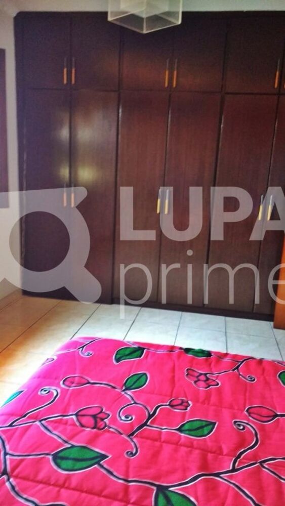 Casa, 3 quartos, 205 m² - Foto 2