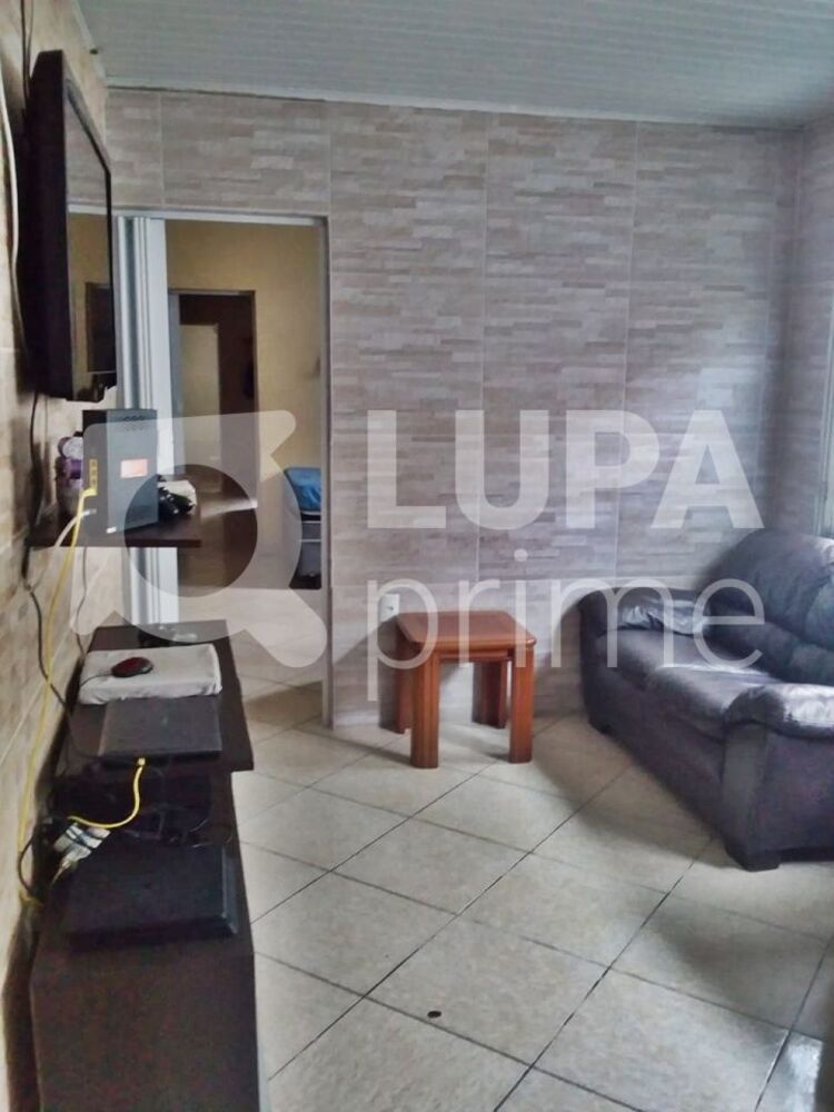 Casa à venda com 5 quartos, 150m² - Foto 2
